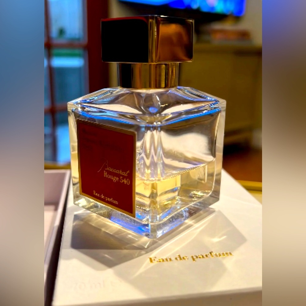 Baccarat Rouge 540 Eau De perfume 2.4oz 70 ml Brand New and Sealed.